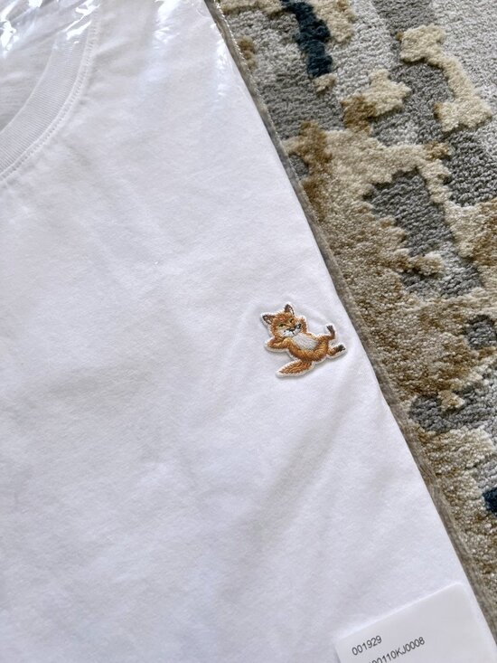 NWT - Maison Kitsune Chillax Fox T-shirt - White🦊 - Picture 4 of 6